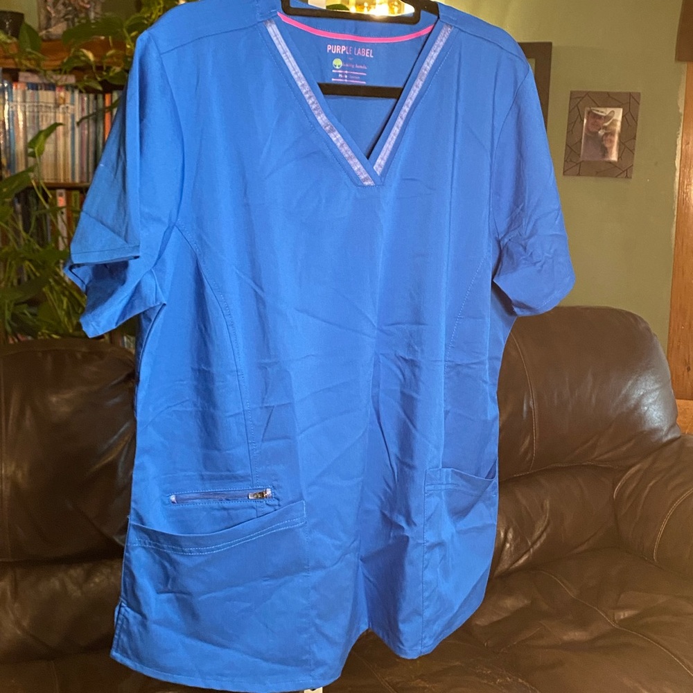 ‘Purple Label’ scrub top